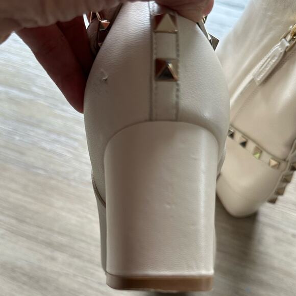 Valentino Garavani Women's Rockstud Leather Ankle Boots Size 37.5 ivory color - Picture 6 of 15